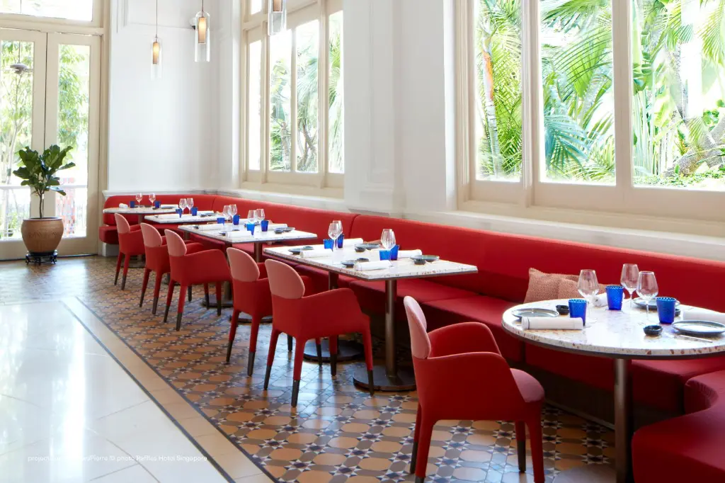 osteria-bbr-by-alain-ducasse-raffles-hotel-ref-01.webp