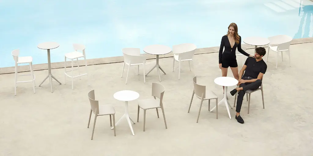 CHAIR-ARMCHAIR-CONTRACT-OUTDOOR-DESIGN-FURNITURE-africa-eugeni-quitllet-vondom_1_.webp